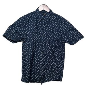 Summer Style: Uniqlo Men's XS Blue Short Sleeve Button-Down w/ Floral Pattern